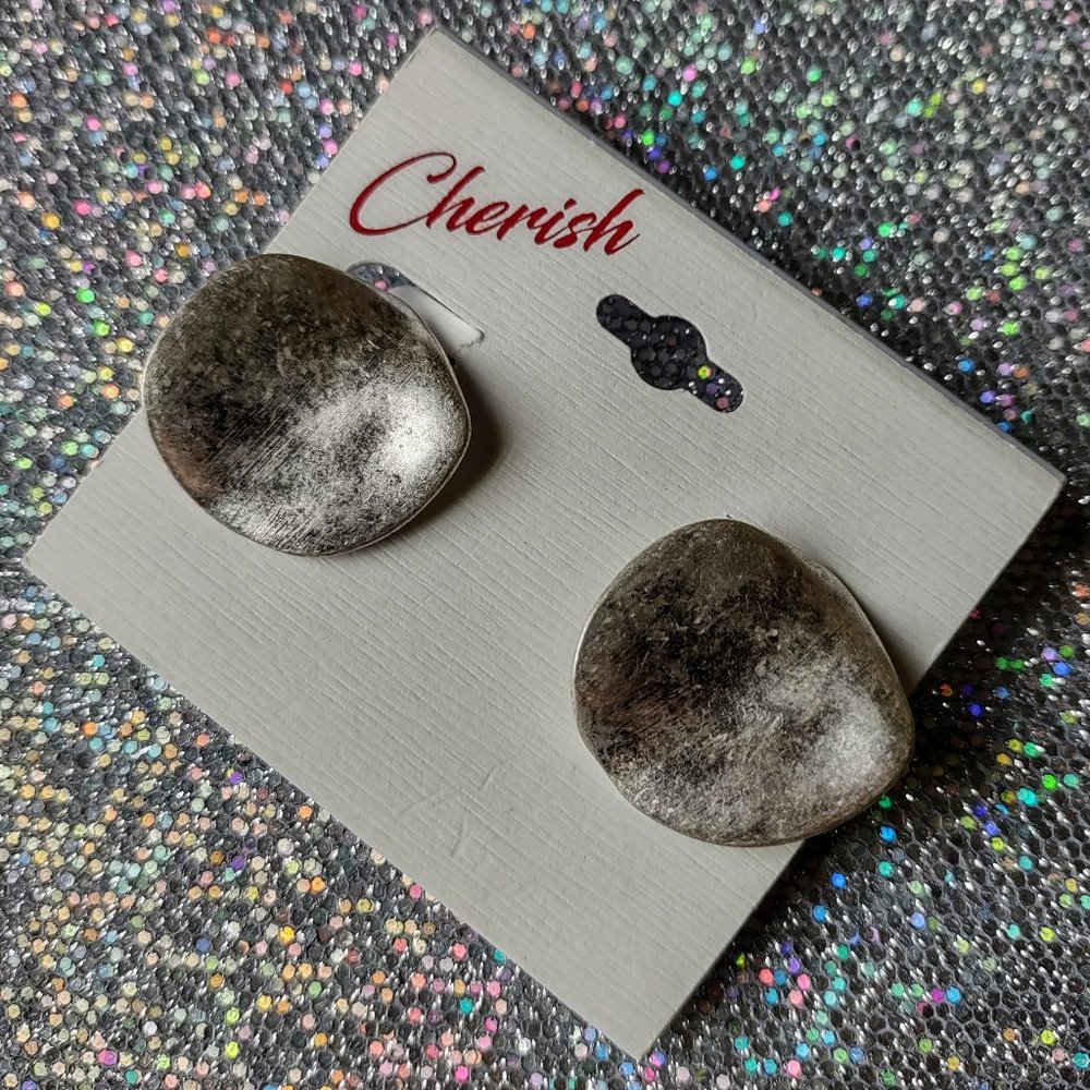 🍓4/$10 CLIP-ON Antique Silver Earrings